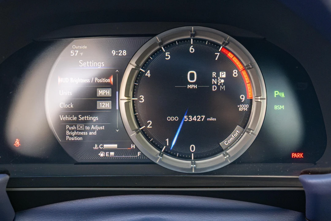 2018 Lexus LC - Image 26 of 31