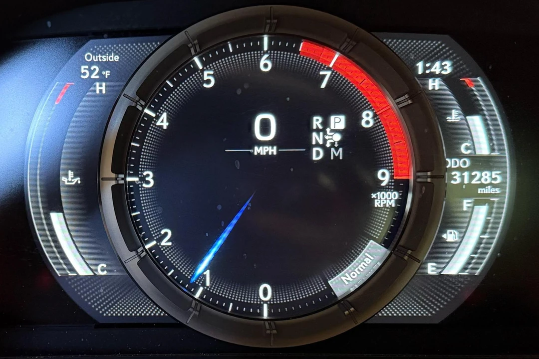 2018 Lexus LC - Image 27 of 31