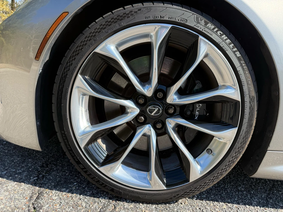 2018 Lexus LC - Image 20 of 31