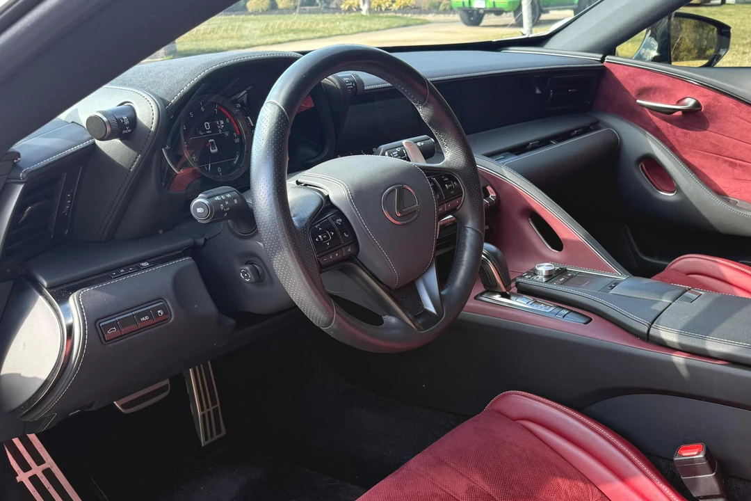 2018 Lexus LC - Image 24 of 31