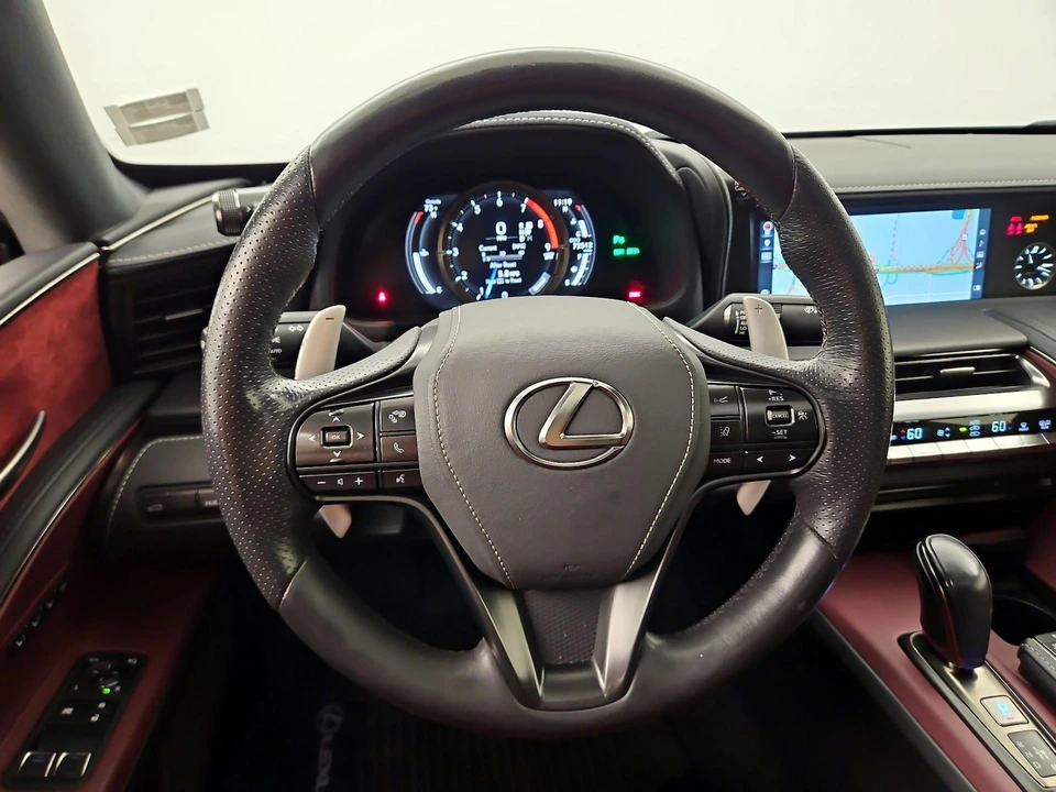 2018 Lexus LC - Image 11 of 26