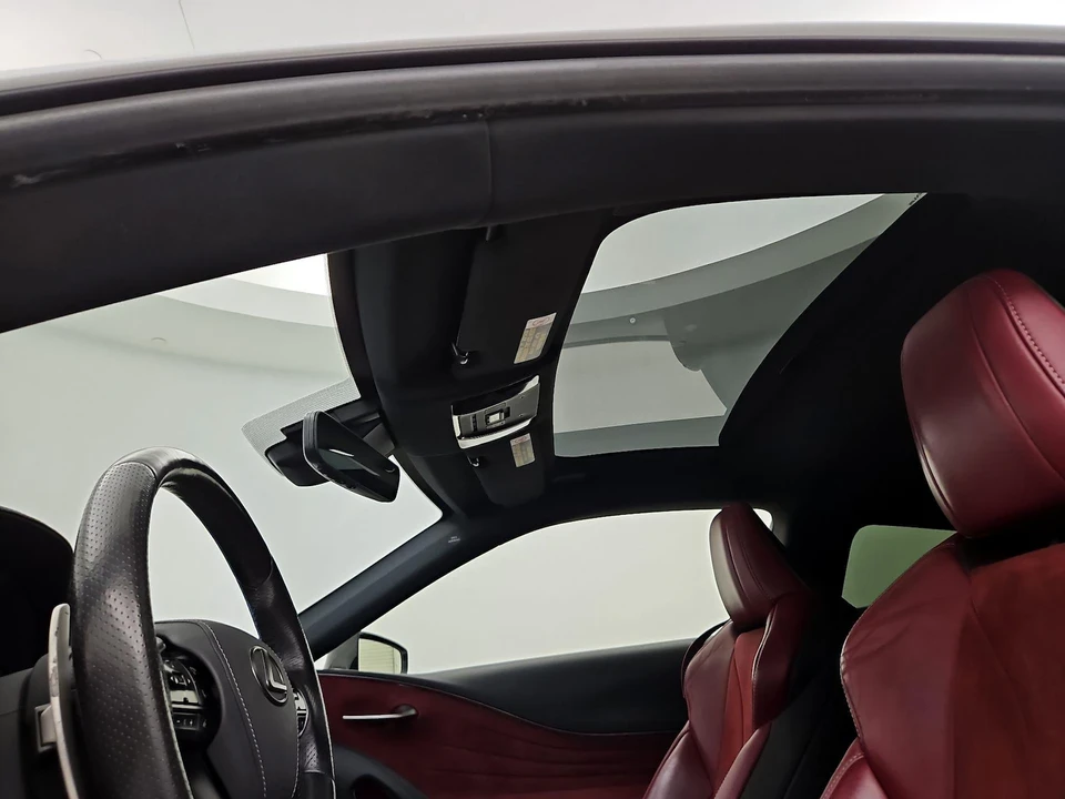 2018 Lexus LC - Image 21 of 26