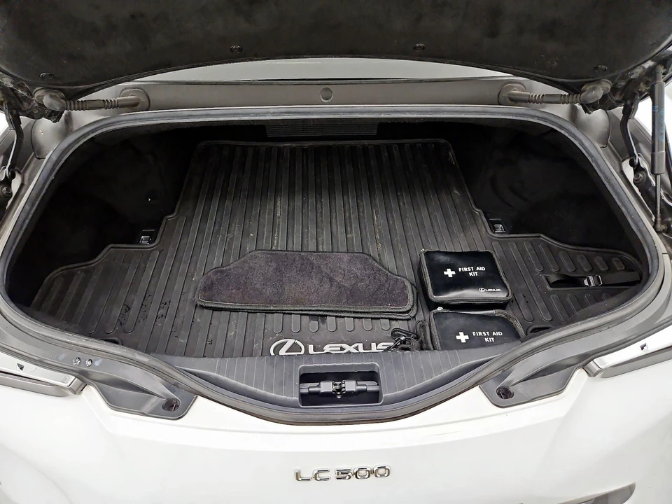 2018 Lexus LC - Image 22 of 26
