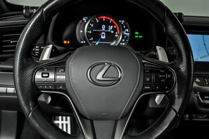 2018 Lexus LC - Image 23 of 31