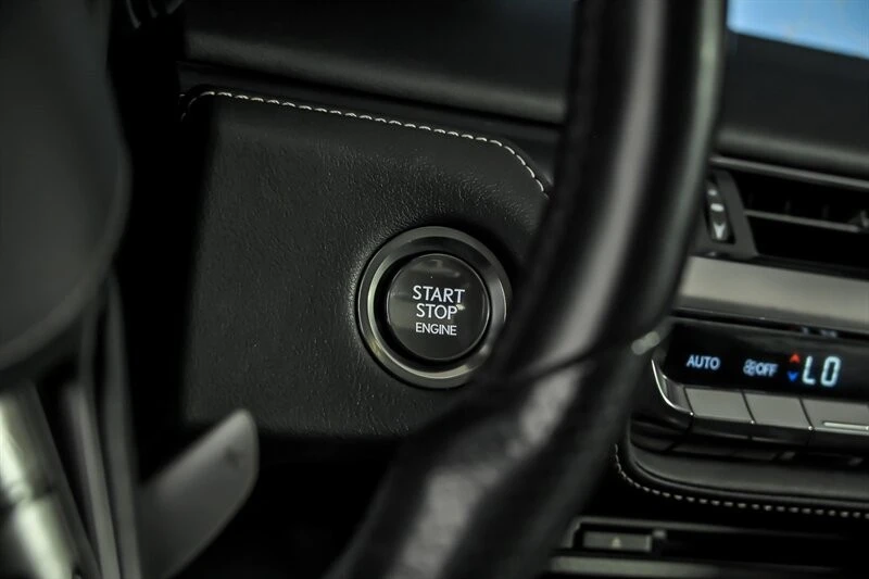 2018 Lexus LC - Image 26 of 31