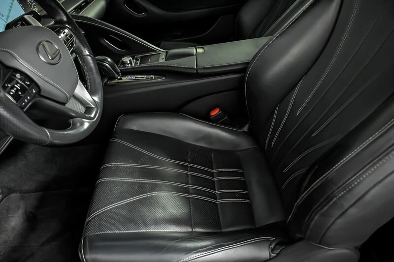 2018 Lexus LC - Image 16 of 31