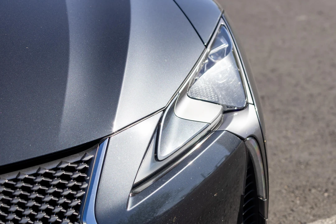 2018 Lexus LC - Image 14 of 31