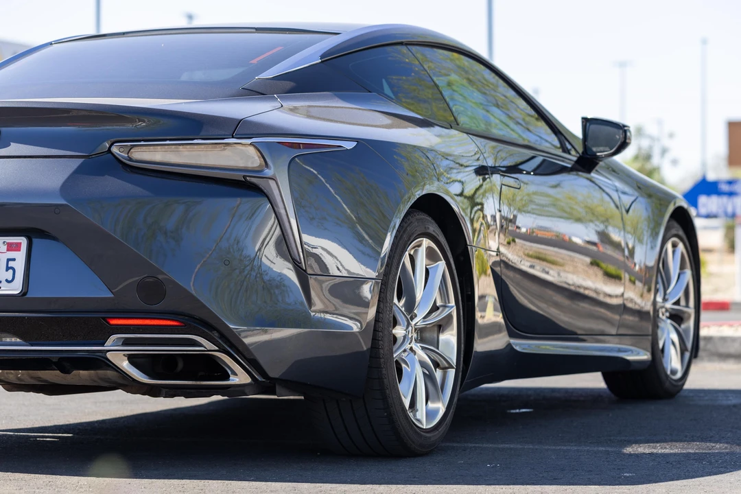 2018 Lexus LC - Image 19 of 31