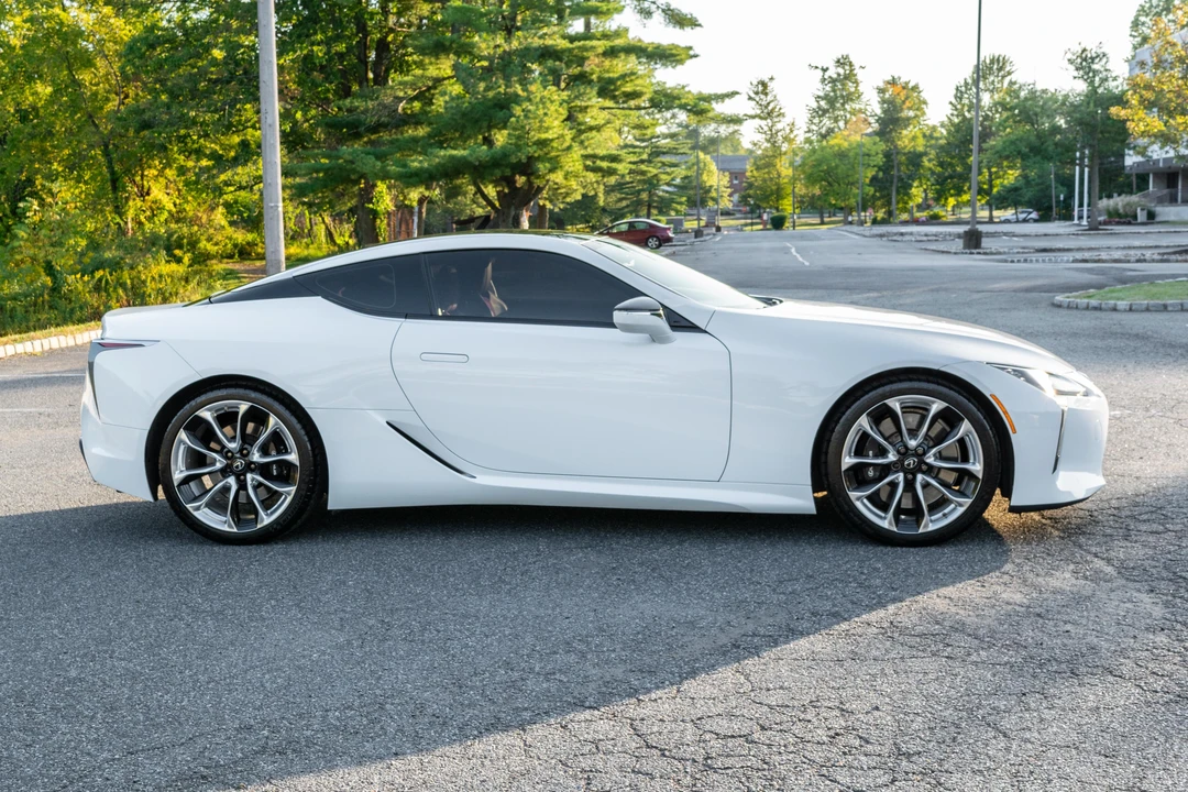 2018 Lexus LC - Image 8 of 31