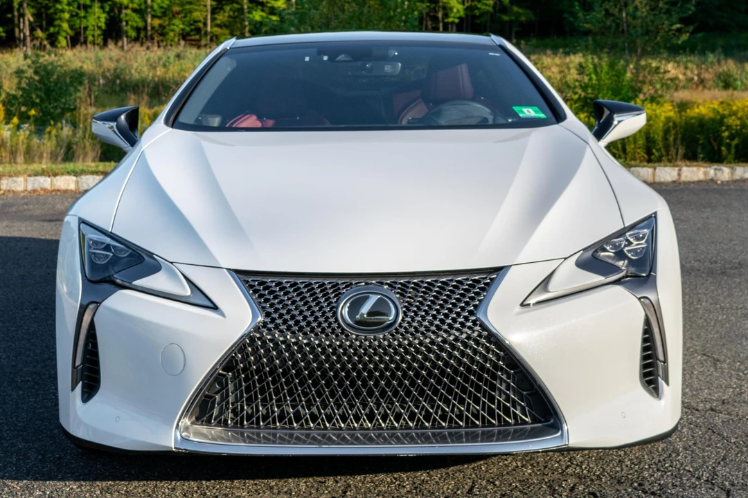 2018 Lexus LC - Image 2 of 31