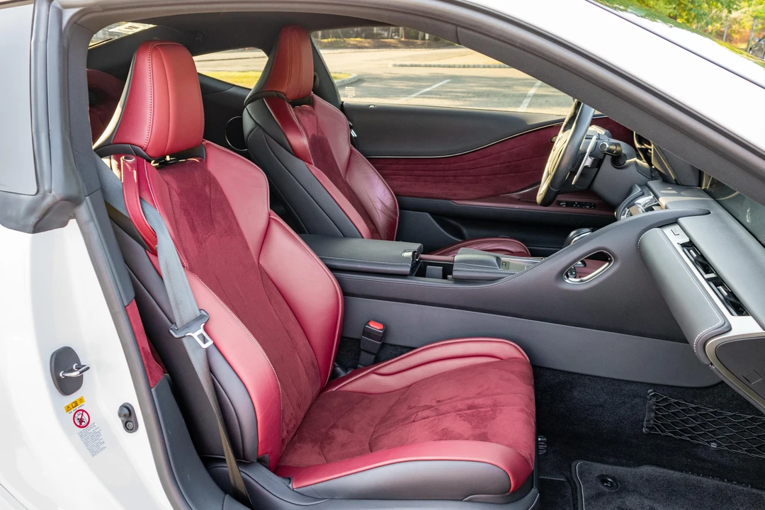 2018 Lexus LC - Image 23 of 31