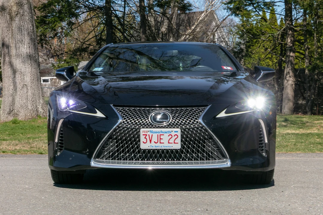 2018 Lexus LC - Image 6 of 31