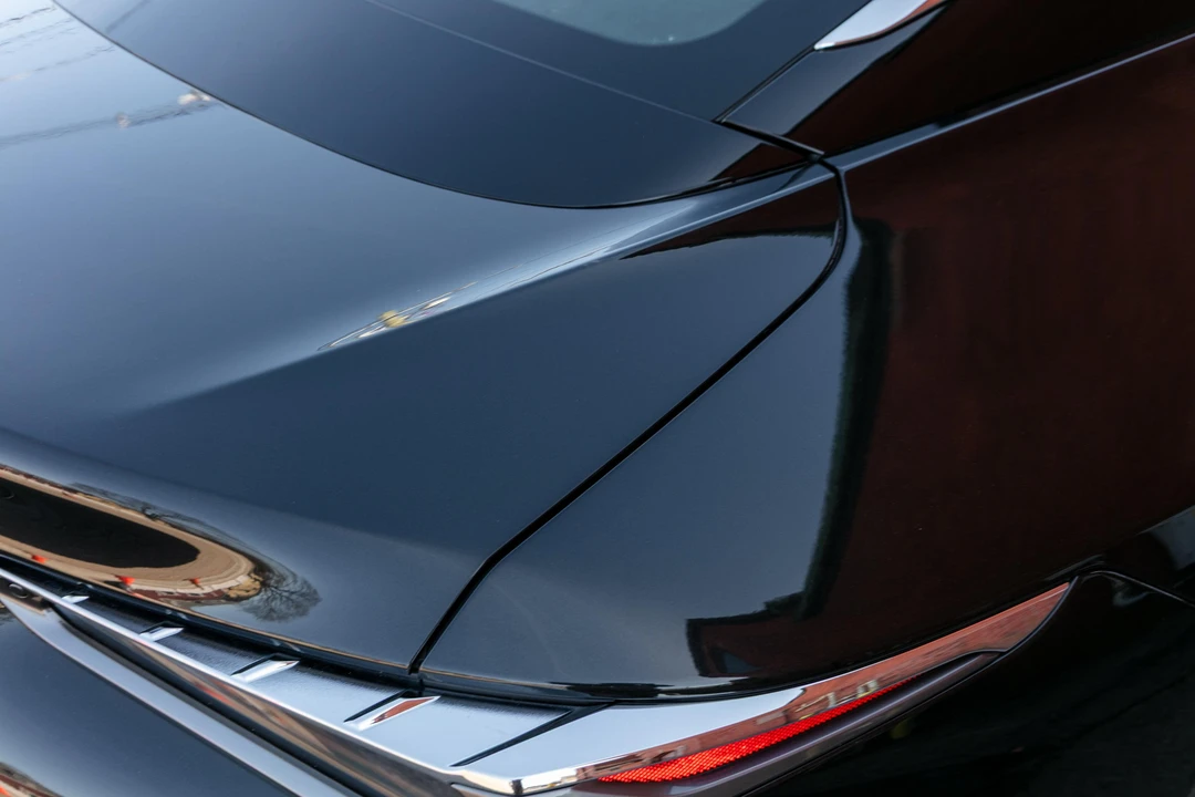 2018 Lexus LC - Image 29 of 31