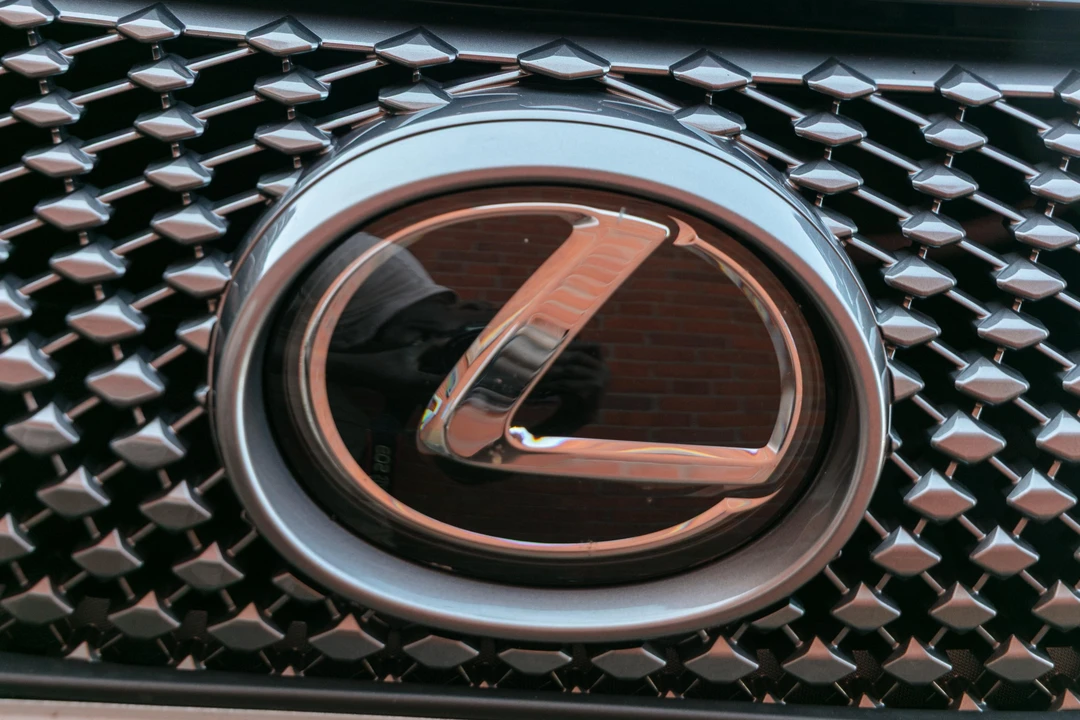 2018 Lexus LC - Image 14 of 31