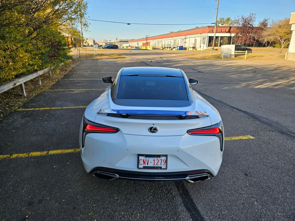 2018 Lexus LC - Image 24 of 31