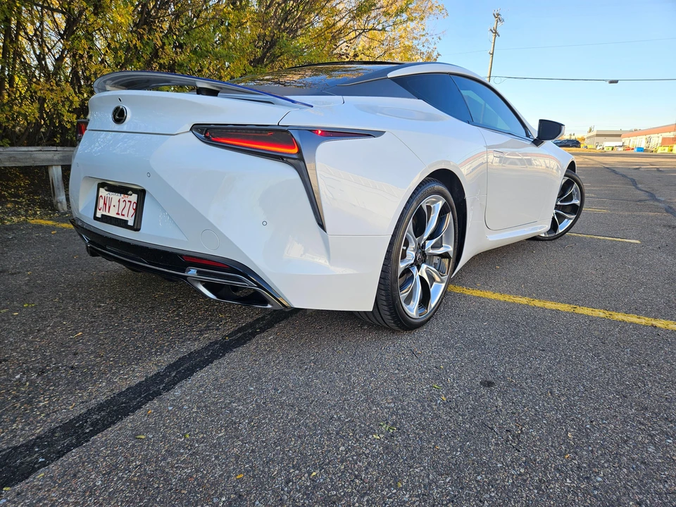 2018 Lexus LC - Image 27 of 31