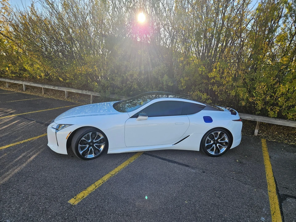 2018 Lexus LC - Image 12 of 31