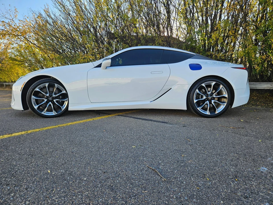 2018 Lexus LC - Image 15 of 31