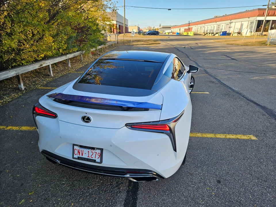 2018 Lexus LC - Image 26 of 31