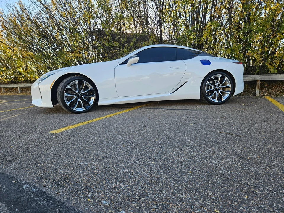 2018 Lexus LC - Image 13 of 31