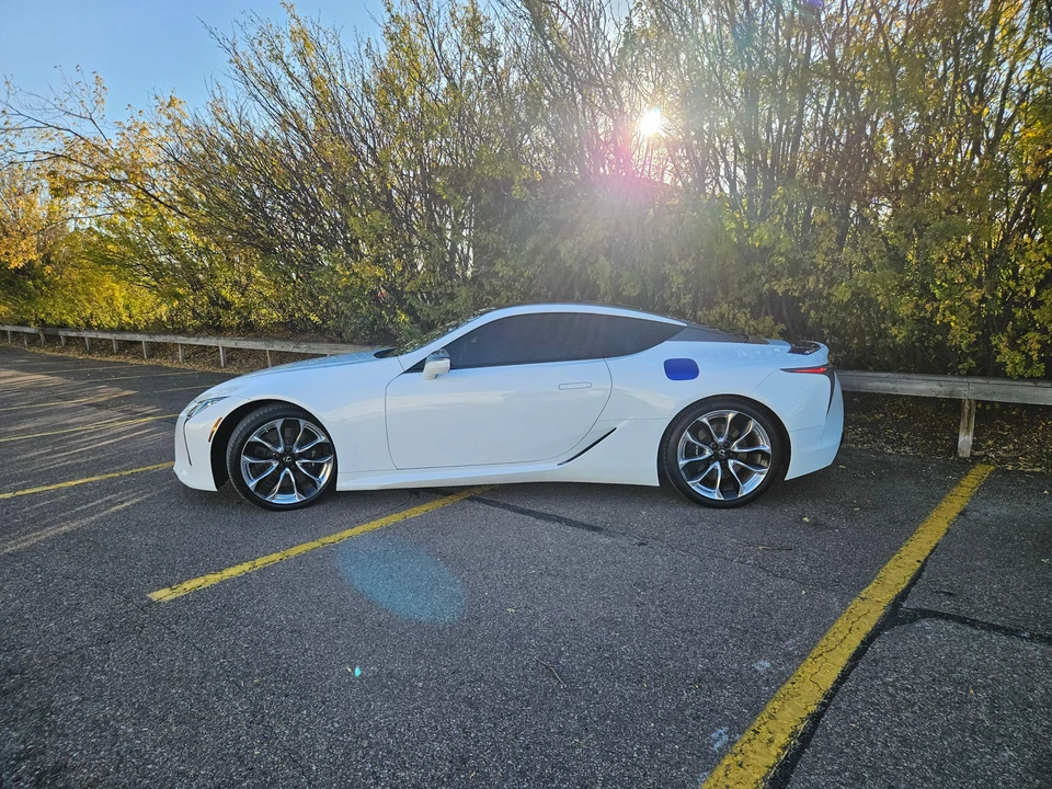 2018 Lexus LC - Image 14 of 31