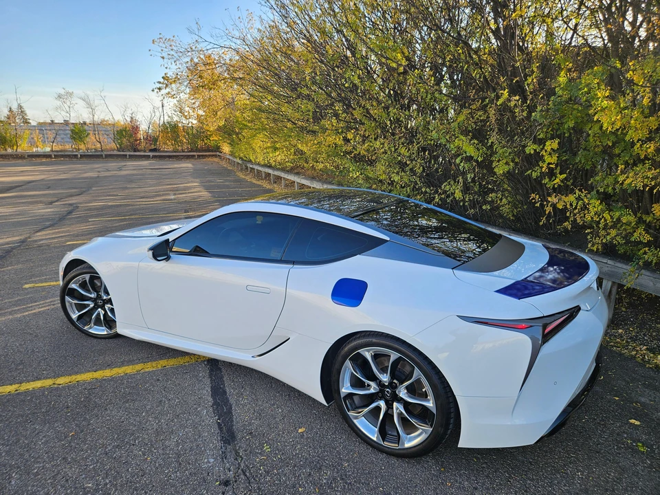 2018 Lexus LC - Image 19 of 31