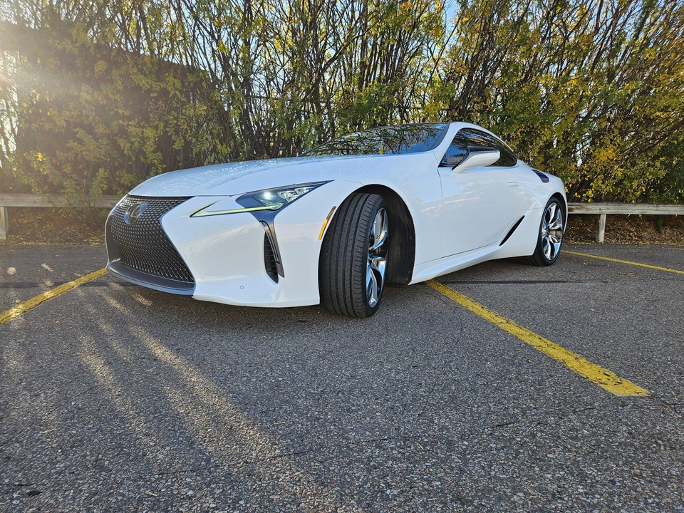 2018 Lexus LC - Image 10 of 31
