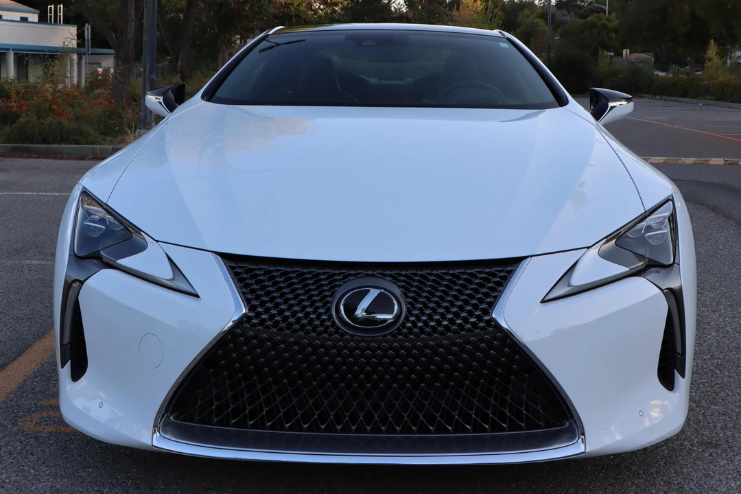 2018 Lexus LC - Image 2 of 31