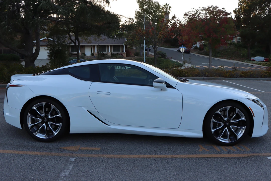 2018 Lexus LC - Image 3 of 31