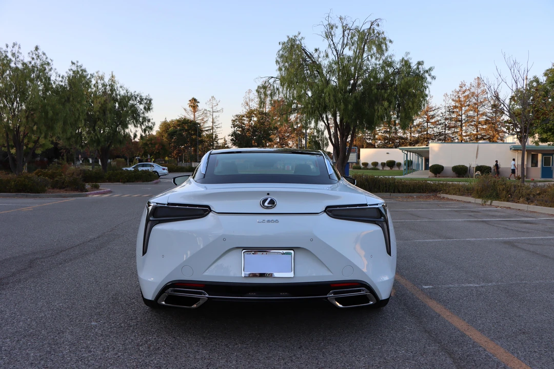 2018 Lexus LC - Image 13 of 31