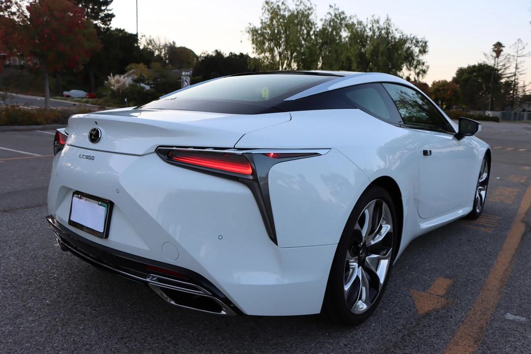 2018 Lexus LC - Image 15 of 31