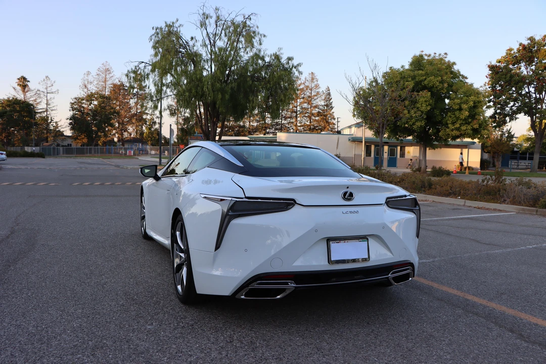 2018 Lexus LC - Image 11 of 31