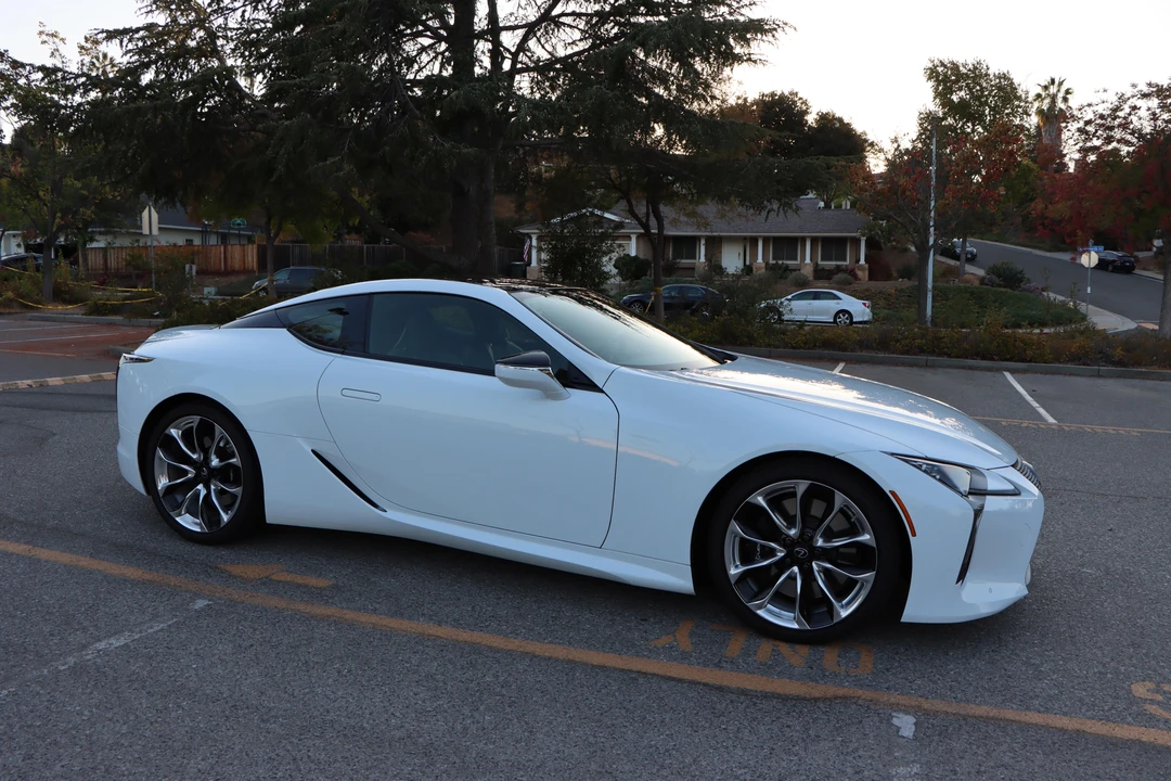 2018 Lexus LC - Image 18 of 31