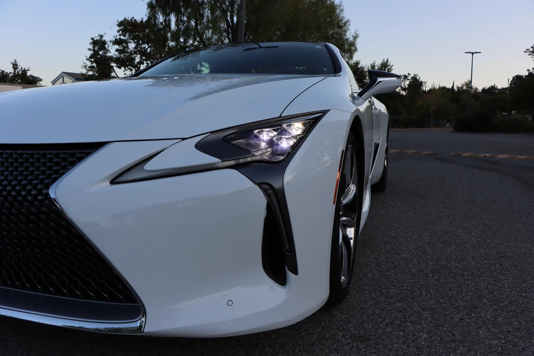 2018 Lexus LC - Image 23 of 31