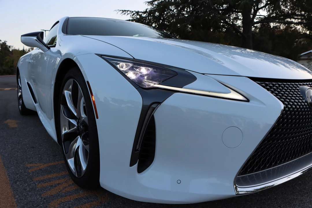 2018 Lexus LC - Image 22 of 31