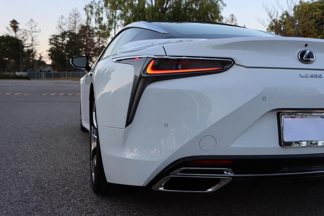 2018 Lexus LC - Image 27 of 31