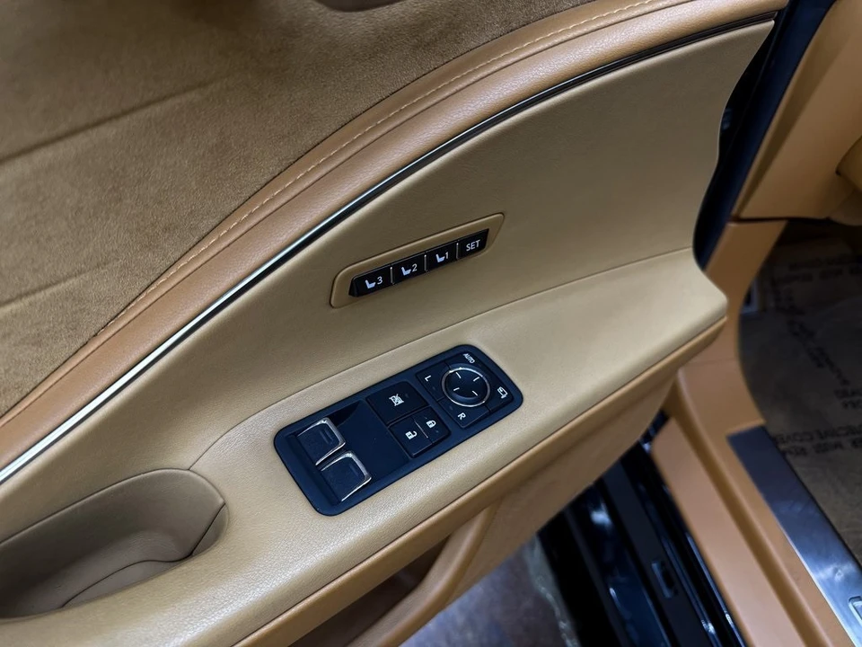 2018 Lexus LC - Image 13 of 21