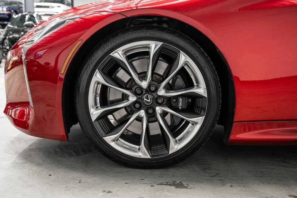 2018 Lexus LC - Image 5 of 15