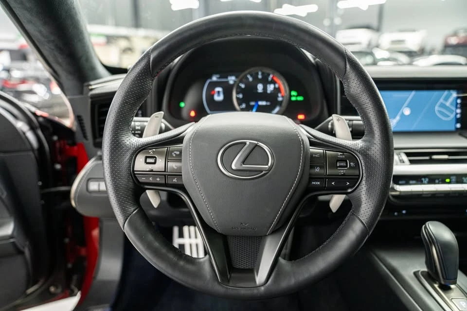 2018 Lexus LC - Image 10 of 15