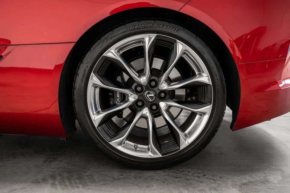 2018 Lexus LC - Image 6 of 15