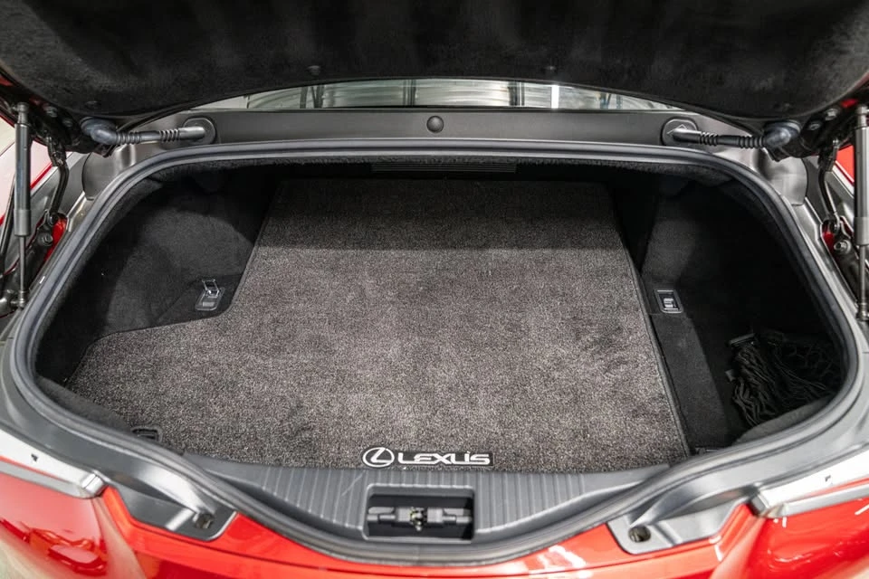 2018 Lexus LC - Image 14 of 15