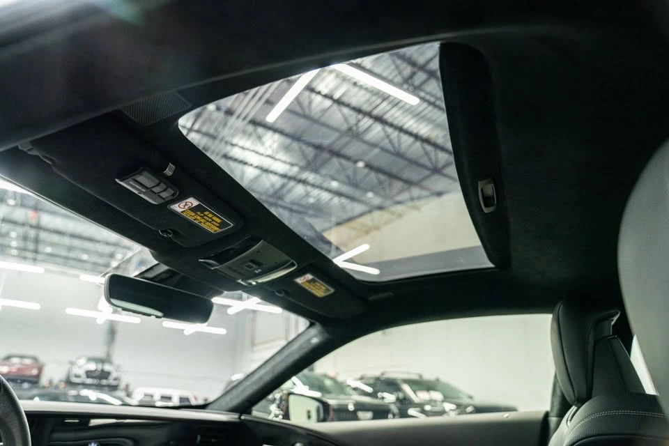 2018 Lexus LC - Image 13 of 15