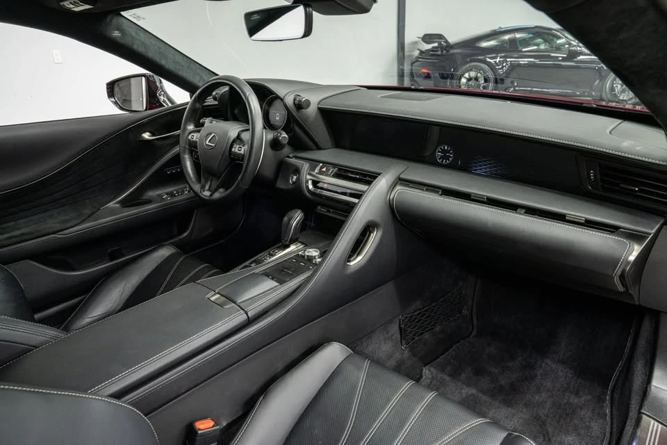 2018 Lexus LC - Image 9 of 15