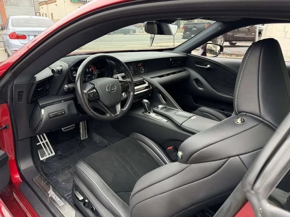 2018 Lexus LC - Image 17 of 20