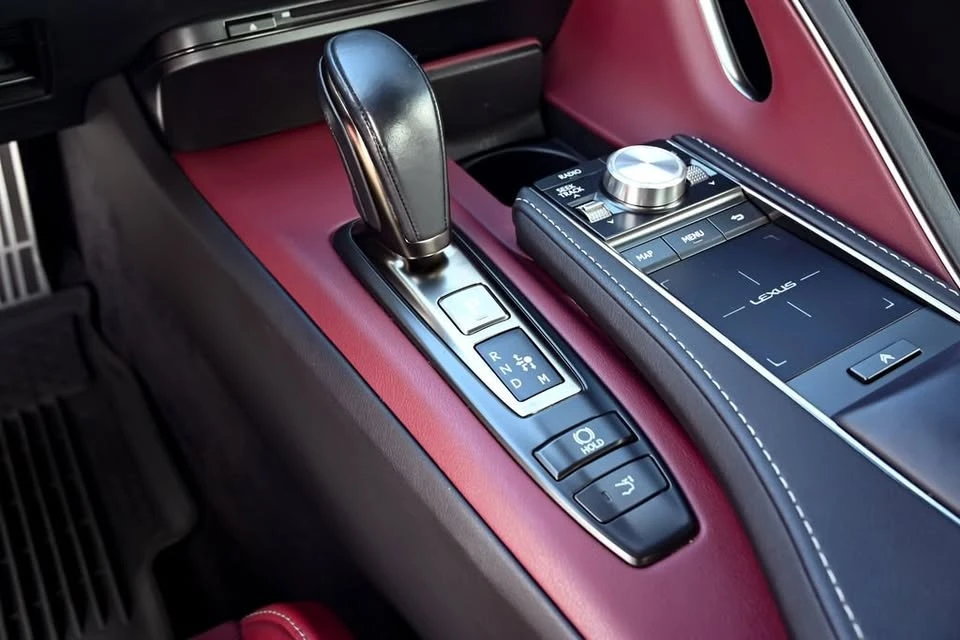 2018 Lexus LC - Image 17 of 17