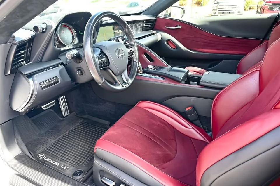 2018 Lexus LC - Image 10 of 17