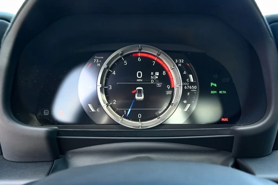 2018 Lexus LC - Image 13 of 17