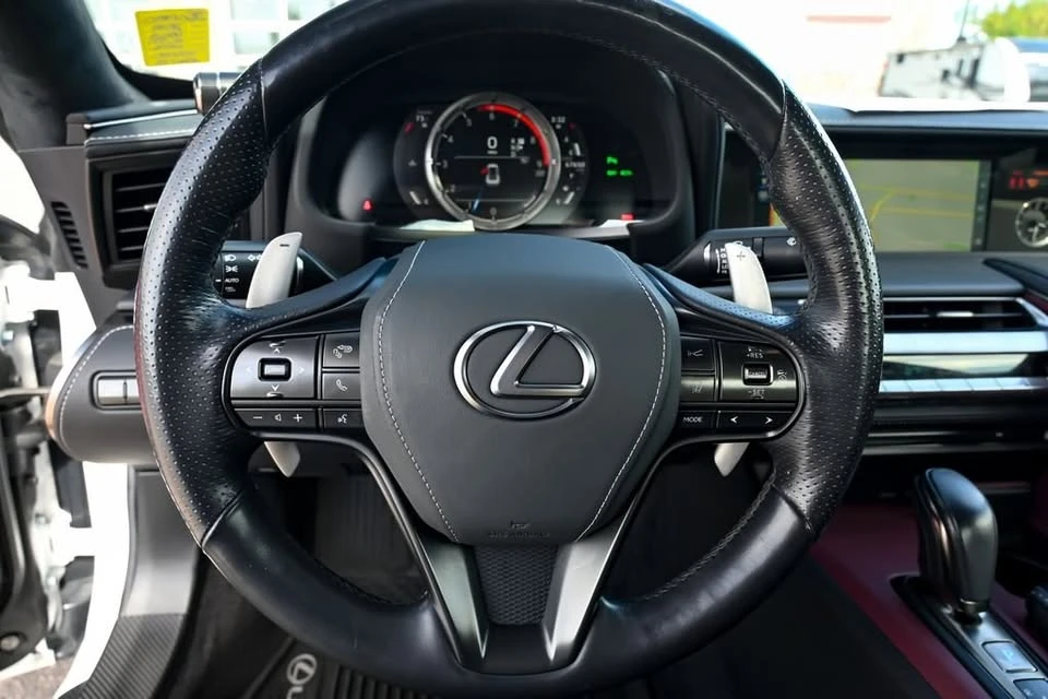 2018 Lexus LC - Image 12 of 17