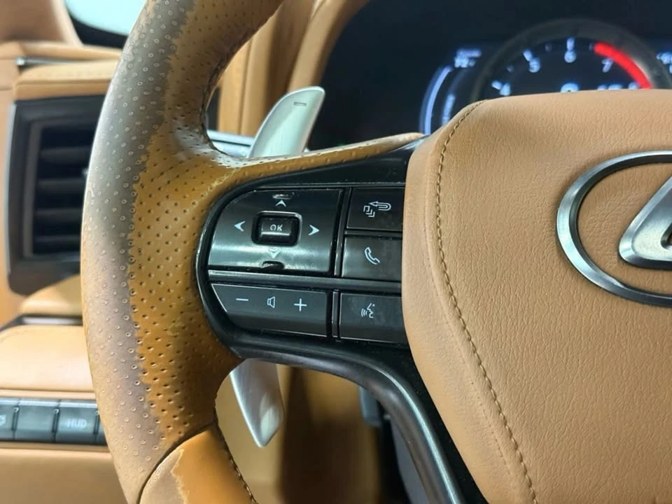 2018 Lexus LC - Image 18 of 20