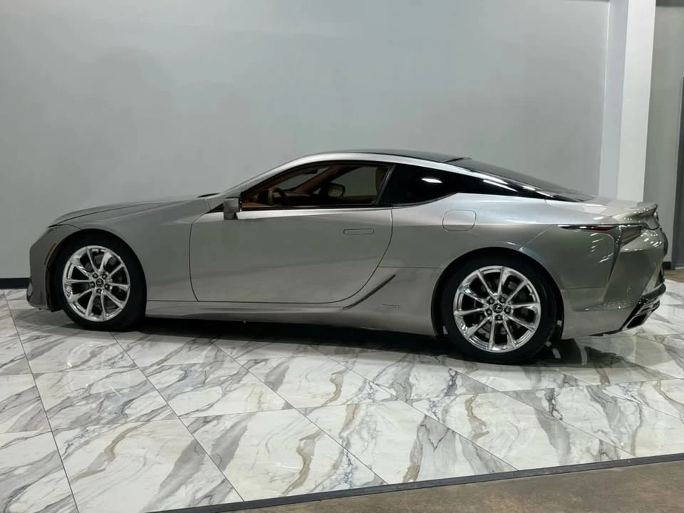2018 Lexus LC - Image 9 of 20